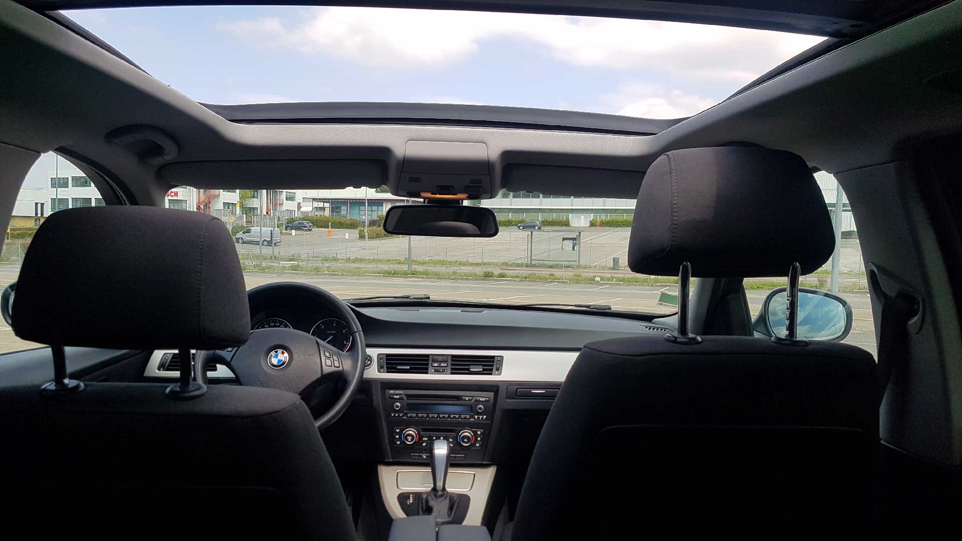 BMW 318D – Toit ouvrant Panoramique – Très Bon Etat