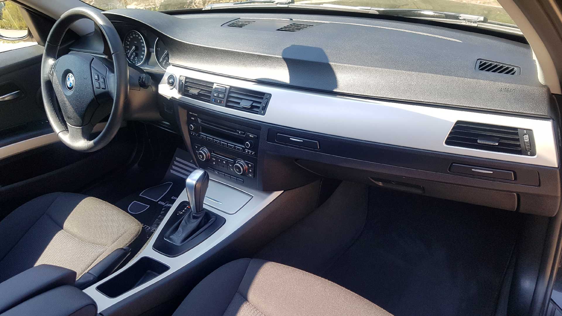 BMW 318D – Toit ouvrant Panoramique – Très Bon Etat