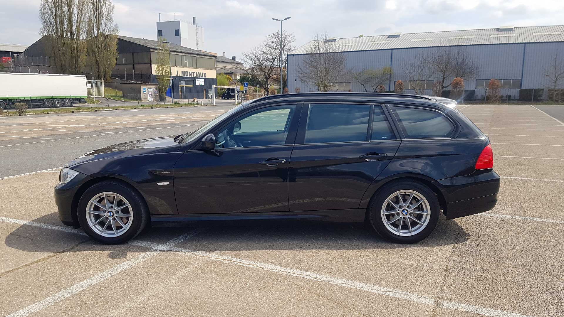 BMW 318D – Toit ouvrant Panoramique – Très Bon Etat